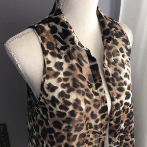 Leopard Print Sleeveless Top